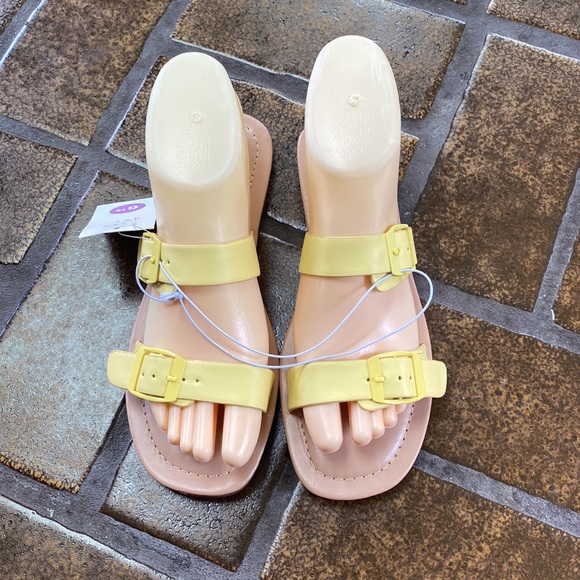 🛍 6 for $35 • NWT A New Day Penny Yellow Buckle Strap Slide On Sandals - Picture 1 of 10